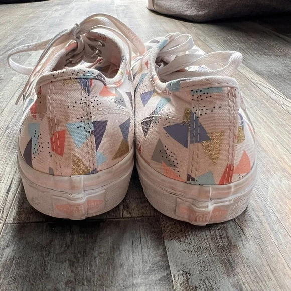 Vans Woman’s  Shoes With Geometric Design Size US 9 - Picture 3 of 4